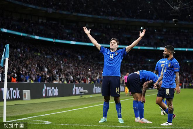 尤文23岁名将欧洲杯第2球!超越父亲 超霸气庆祝