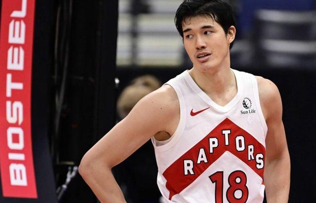 模板西蒙斯？曾凡博全运一战暴露4大问题！想进NBA，他该学学日本人相关图十六