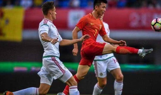 携5队友外出饮酒！18岁中超红星或被足协处罚，获赞“武磊二世”相关图四