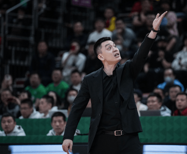 杨鸣：辽宁整体实力不如北京 首钢换帅后团队篮球打到极致