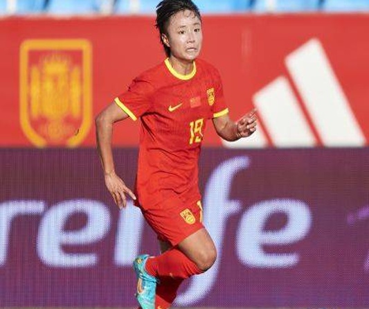 因国家队结束留洋，女足新星归国冲双冠王，期待加盟皇马女足相关图五