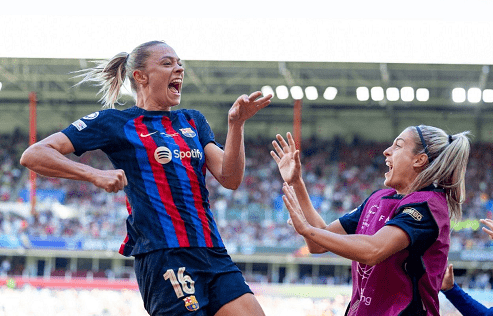 奇迹！巴萨女足0-2落后3-2逆转，欧冠捧杯，复制中国女足神迹相关图二