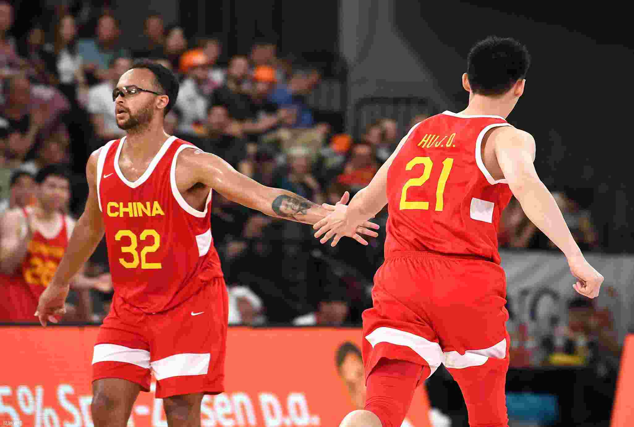 胡明轩14分李凯尔6+4+4 中国男篮热身赛负塞尔维亚