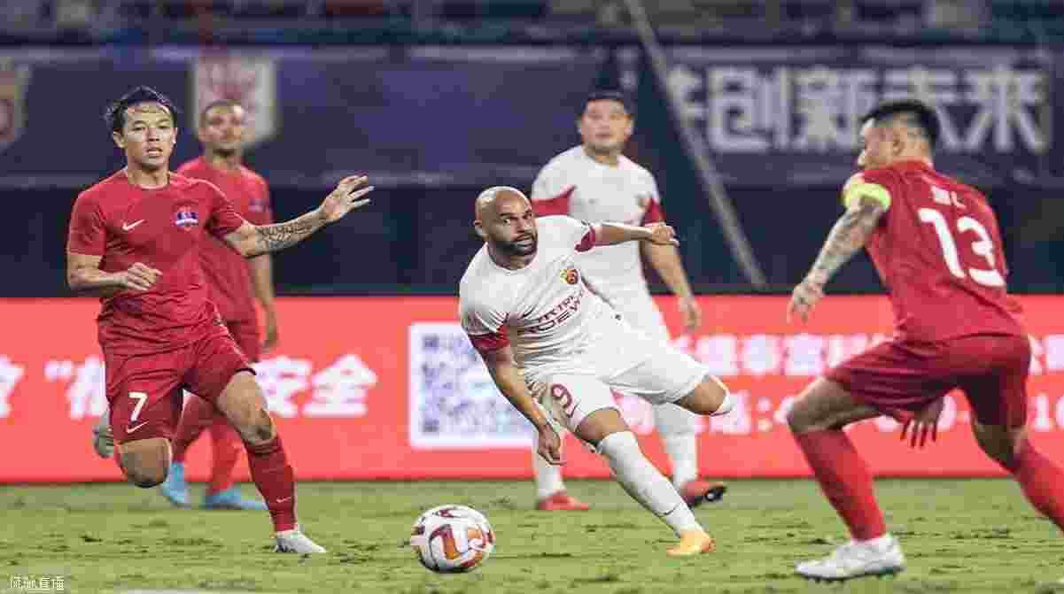 武磊传射哈维尔染红 海港2-0梅州8轮不败领跑相关图三