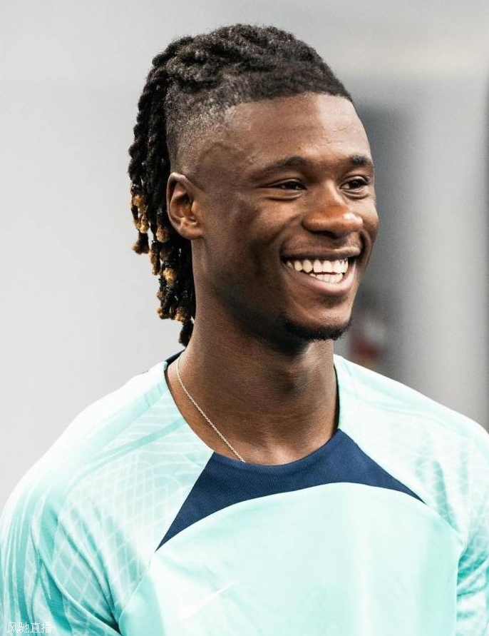 维尼修斯、卡马文加的圣诞假期：打卡NBA赛场&潮男洛杉矶扫街相关图二十