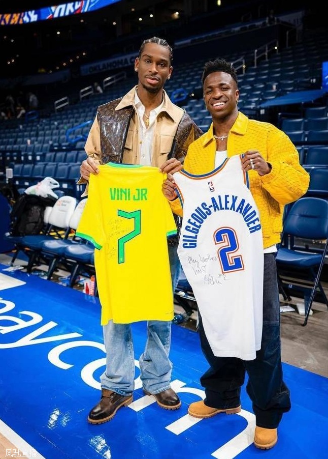 维尼修斯、卡马文加的圣诞假期：打卡NBA赛场&潮男洛杉矶扫街