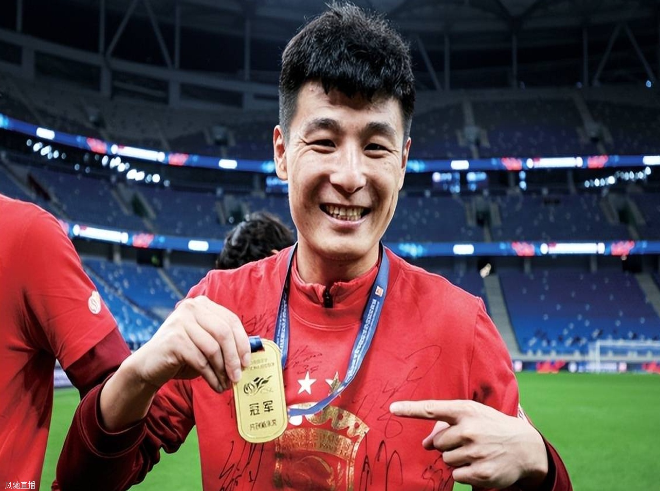 武磊没有C罗的身体 也没有梅西的天赋 但他真是中国足球的球王相关图四