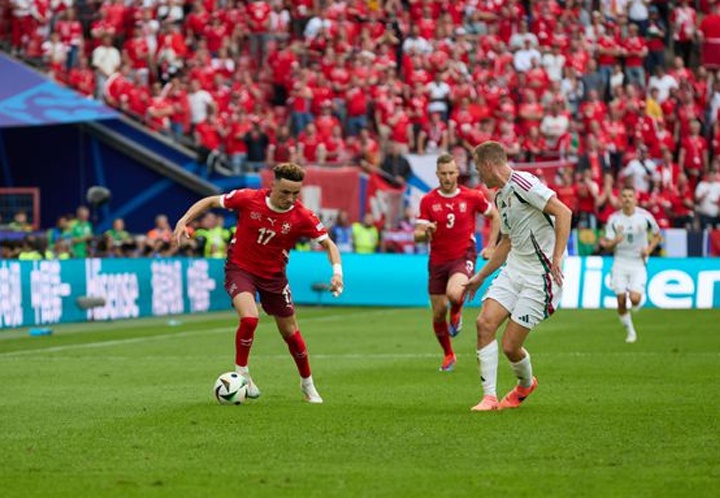 两支“德甲二队”在德国欧洲杯直接对话，“瑞士军刀”轻松收割3分