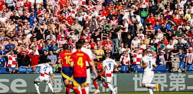 欧洲杯西班牙3比0克罗地亚，卡瓦哈尔创纪录，莫德里奇正式表态