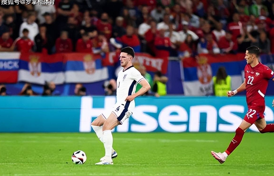 福登在曼城表现封神，为何欧洲杯首战迷失，球迷：他是体系球员相关图三