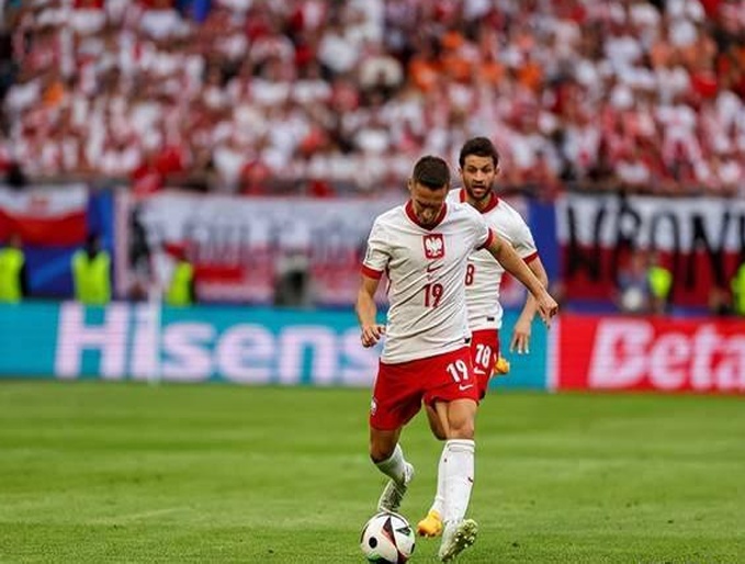 波兰1-3奥地利，欧洲杯第一支出局队伍，莱万或退出国家队