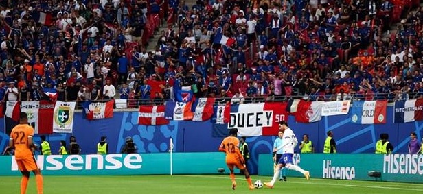 法国0比0战平荷兰队，德尚再次成为球队背锅侠，遭到球迷质疑相关图四