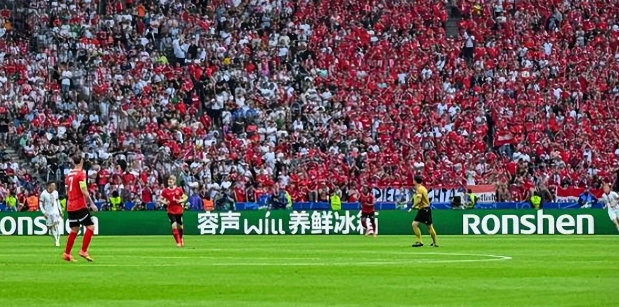 波兰队欧洲杯提前被淘汰，莱万为此首次公开发声，引发球迷热议相关图四