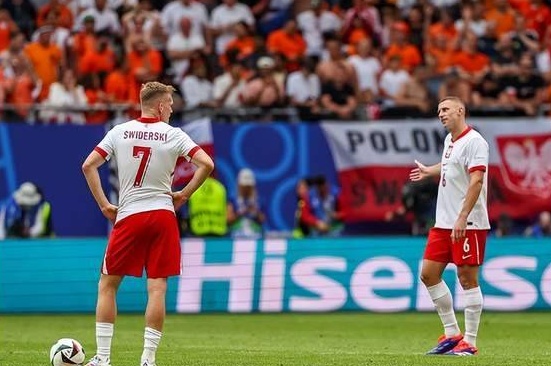 波兰1-3奥地利，欧洲杯第一支出局队伍，莱万或退出国家队相关图二