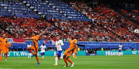 法国0比0战平荷兰队，德尚再次成为球队背锅侠，遭到球迷质疑相关图三