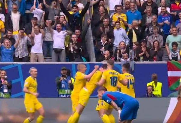 2-1！欧洲杯另类死亡之组，乌克兰80分钟绝杀，英超名将将功补过相关图五