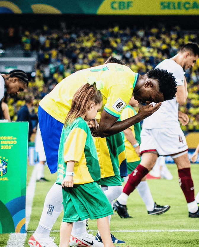 巴西0-0，令美洲杯争冠乱了！10亿豪阵，互相不服，梅西近乎夺冠相关图二