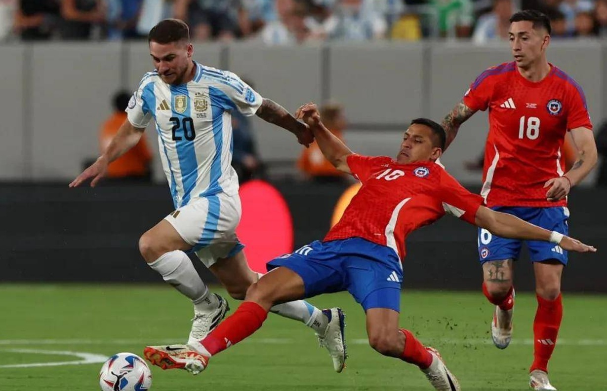 劳塔罗在美洲杯第二轮连续进球，帮助阿根廷1-0击败智利晋级小组赛相关图七