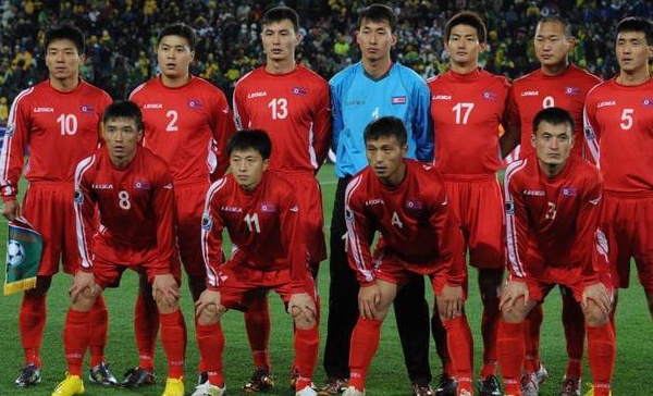 都说体育应该交给政治，但国际足联和亚足联明显歧视朝鲜队