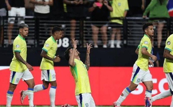 巴西4-1巴拉圭：维尼修斯状态出色，但巴西尚未解决老问题相关图二