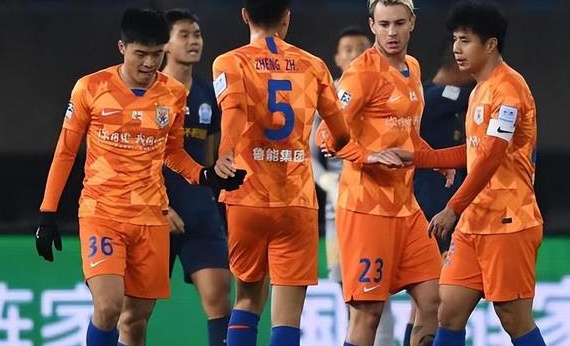 鲁能0-2击败国安，球迷评选出场上三名主力水货球员，王大巴出人意料地领先相关图三