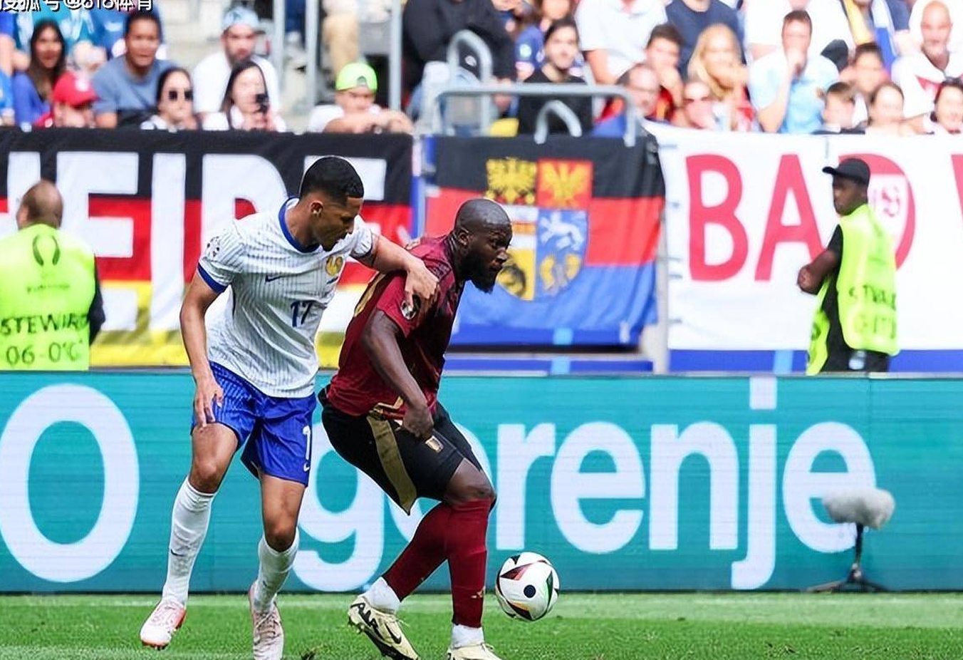 法国队克服危机，在姆巴佩与儿时偶像克里斯蒂亚诺·罗纳尔多的四场比赛中，以3个进球和2个乌龙球的成绩晋级八强相关图四