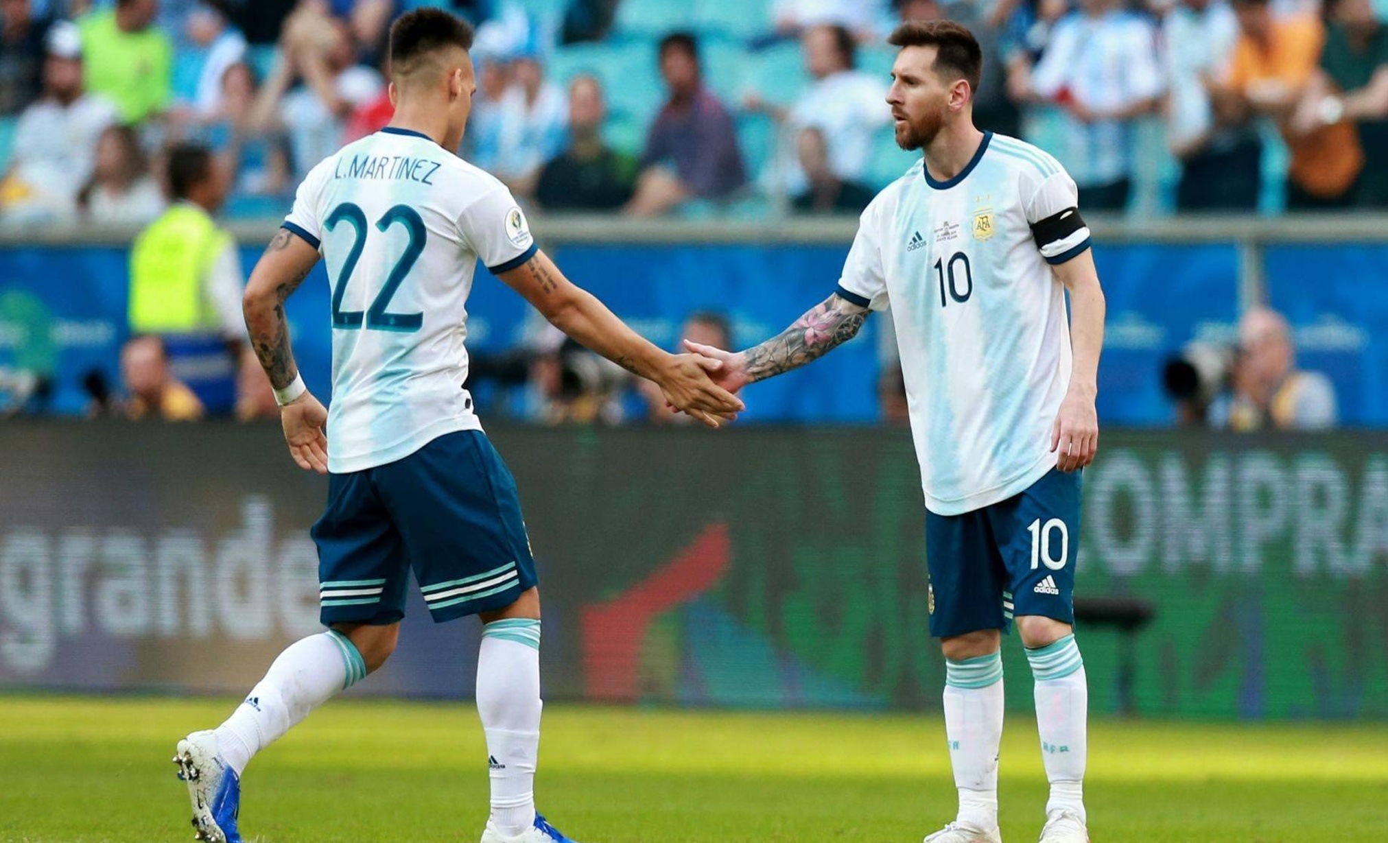 阿根廷2-0厄瓜多尔：劳塔罗首发，梅西替补登场，卫冕冠军轻松传球相关图四