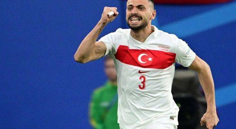 皇马19岁巨星的一记精彩传球帮助土耳其队以1-2负于荷兰队，晋级欧洲杯四分之一决赛