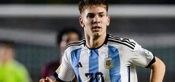 恭喜皇马签下这位16岁天才！阿根廷多才多艺的中场球员获得了4.5 亿日元的赔偿相关图四