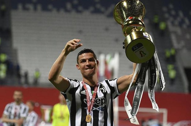 沙特阿拉伯最佳门将克里斯蒂亚诺·罗纳尔多（Cristiano  Ronaldo）已加入英超金手套联赛，并有望在利雅得赢得他职业生涯的第一个冠军相关图二