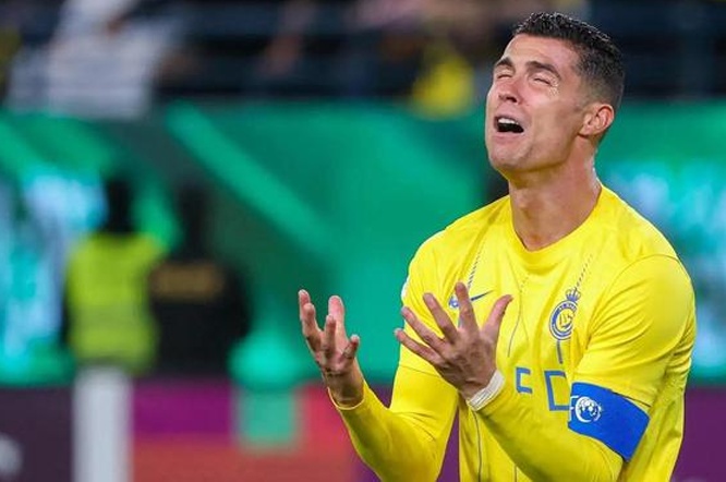 沙特阿拉伯最佳门将克里斯蒂亚诺·罗纳尔多（Cristiano  Ronaldo）已加入英超金手套联赛，并有望在利雅得赢得他职业生涯的第一个冠军相关图三