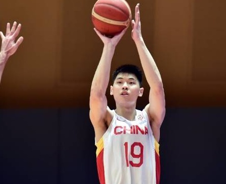 崔英姬从国家队去美国休息：国内球员和NBA球员没有太大区别