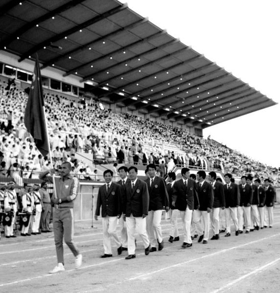 足球历史上的今天：1980年亚洲杯对阵伊朗队的9名大连球员加盟球队相关图四