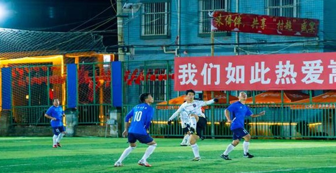 伊乐松明喜迎国庆| 火炬首家乡村超市大获成功.相关图三