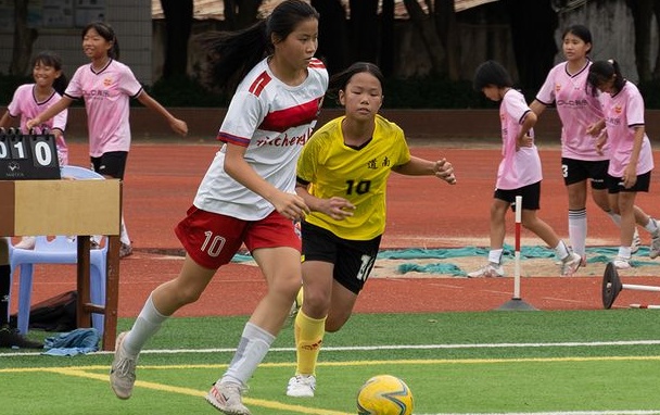 [赞] 城烟岗小学女子足球队获胜！ 2024年盐山市青少年女子足球锦标赛已圆满结束相关图七