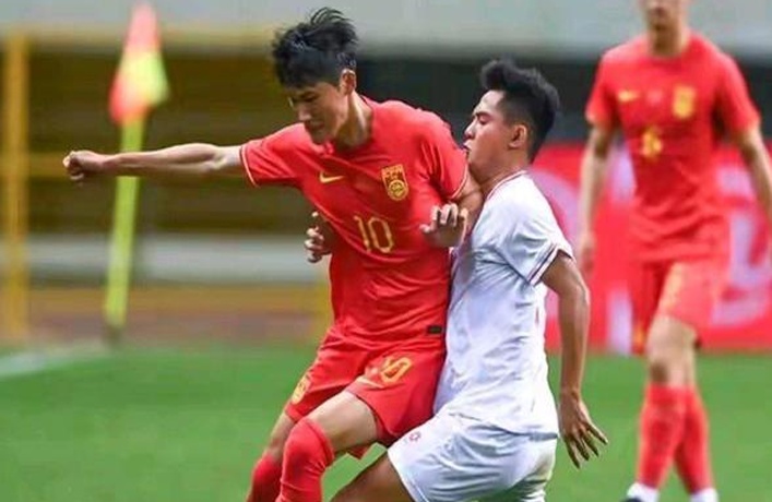 中国男足青训做得很好 U19国足二队征战熊猫杯演练战术