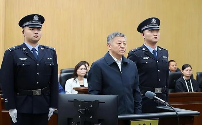 足坛反腐两年后，李铁仍未宣判！陈戌源被判无期，李铁可能死刑？相关图五