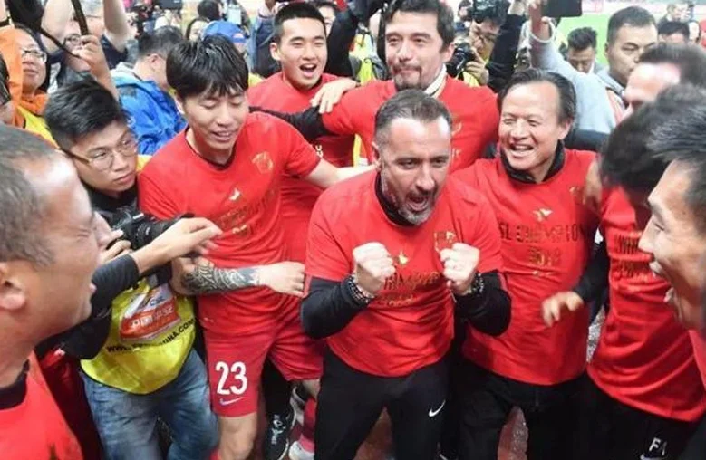 曝56岁名帅接掌英超中资队！曾率海港首夺中超冠军 破恒大7年垄断相关图四