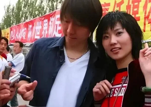 大反转？李铁最快8年后就能出狱，妻子龙菲天价花费或立功了相关图四