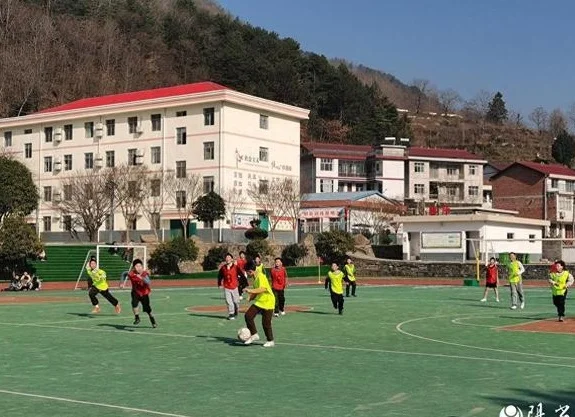 宁强县巴山镇九年制学校乡村学校少年宫校园足球联赛落幕