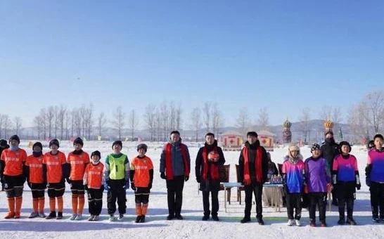 雪地足球火了！舒兰市中小学生雪地足球赛开赛