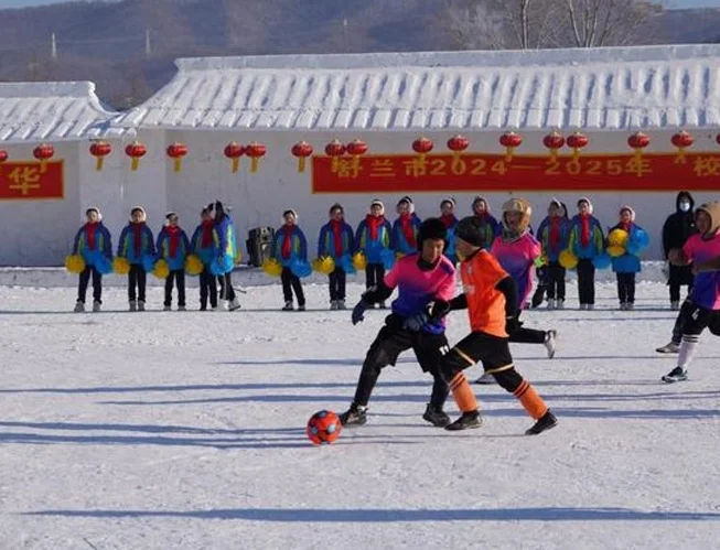 雪地足球火了！舒兰市中小学生雪地足球赛开赛相关图二