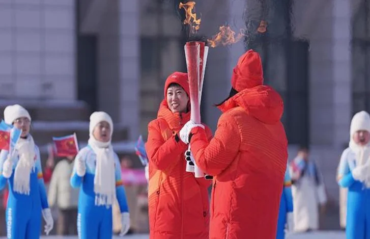 体坛联播｜五大联赛多笔交易压哨完成，C罗自称历史最佳相关图五