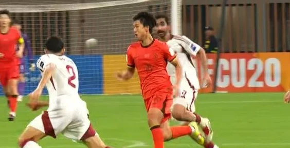 苦尽甘来！中国队2-0卡塔尔，亚洲杯开门红，申花海港新星进球相关图四