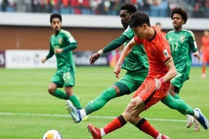 0-1！刘诚宇丢点+失单刀，足坛真理惩罚中国U20，主场被沙特绝杀
