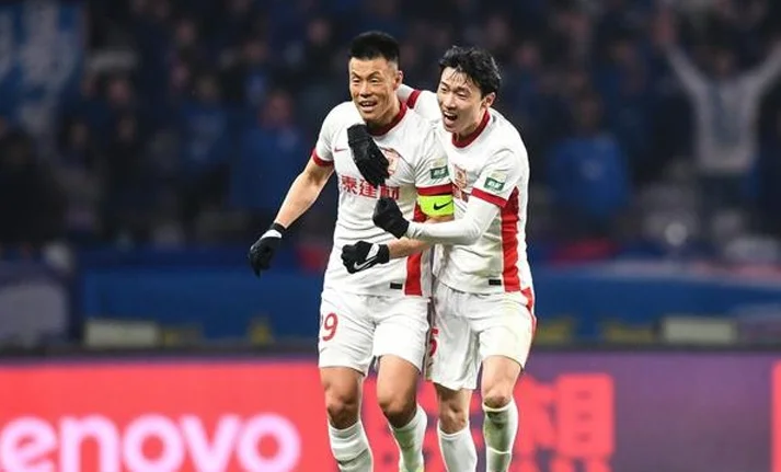 2-1！申花97分钟绝杀，迎来开门红，米内罗传射，已预定争冠名额相关图三