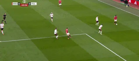 ⚽足总杯半场：贝西半场结束前破门，霍伊伦、B费造险，曼联0-1落后富勒姆相关图三