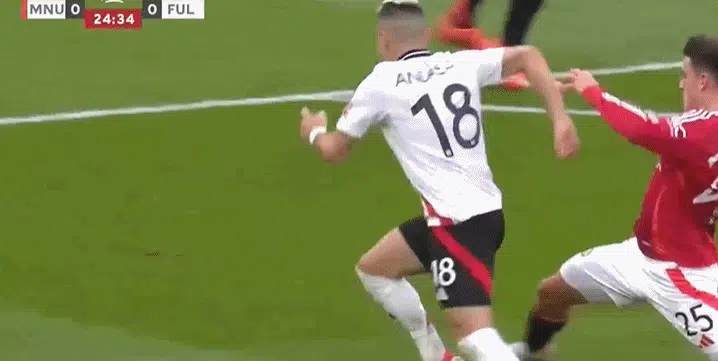 ⚽足总杯半场：贝西半场结束前破门，霍伊伦、B费造险，曼联0-1落后富勒姆相关图二