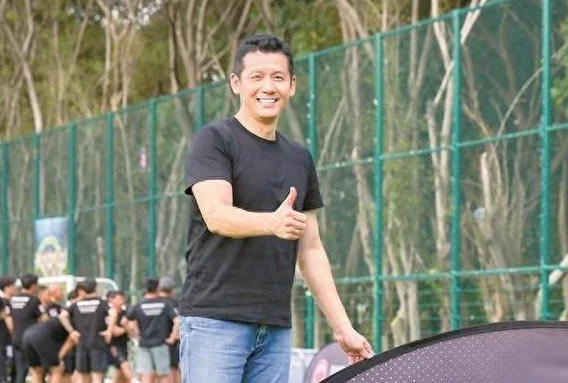 杨晨接受专访点赞深圳“体教融合” 破局“12岁退役”的深圳模式