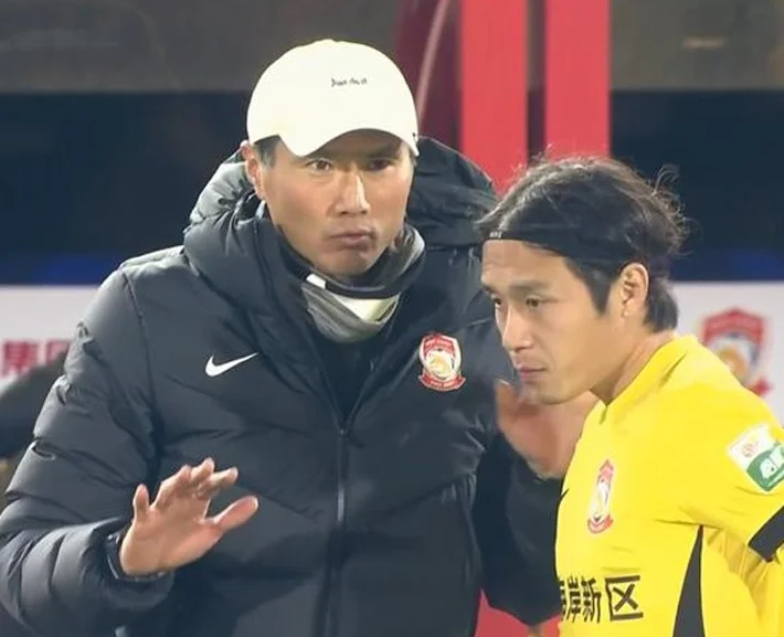 83分钟绝平！海港3-3西海岸，19岁新星1射2传，维塔尔8场0球0助相关图二
